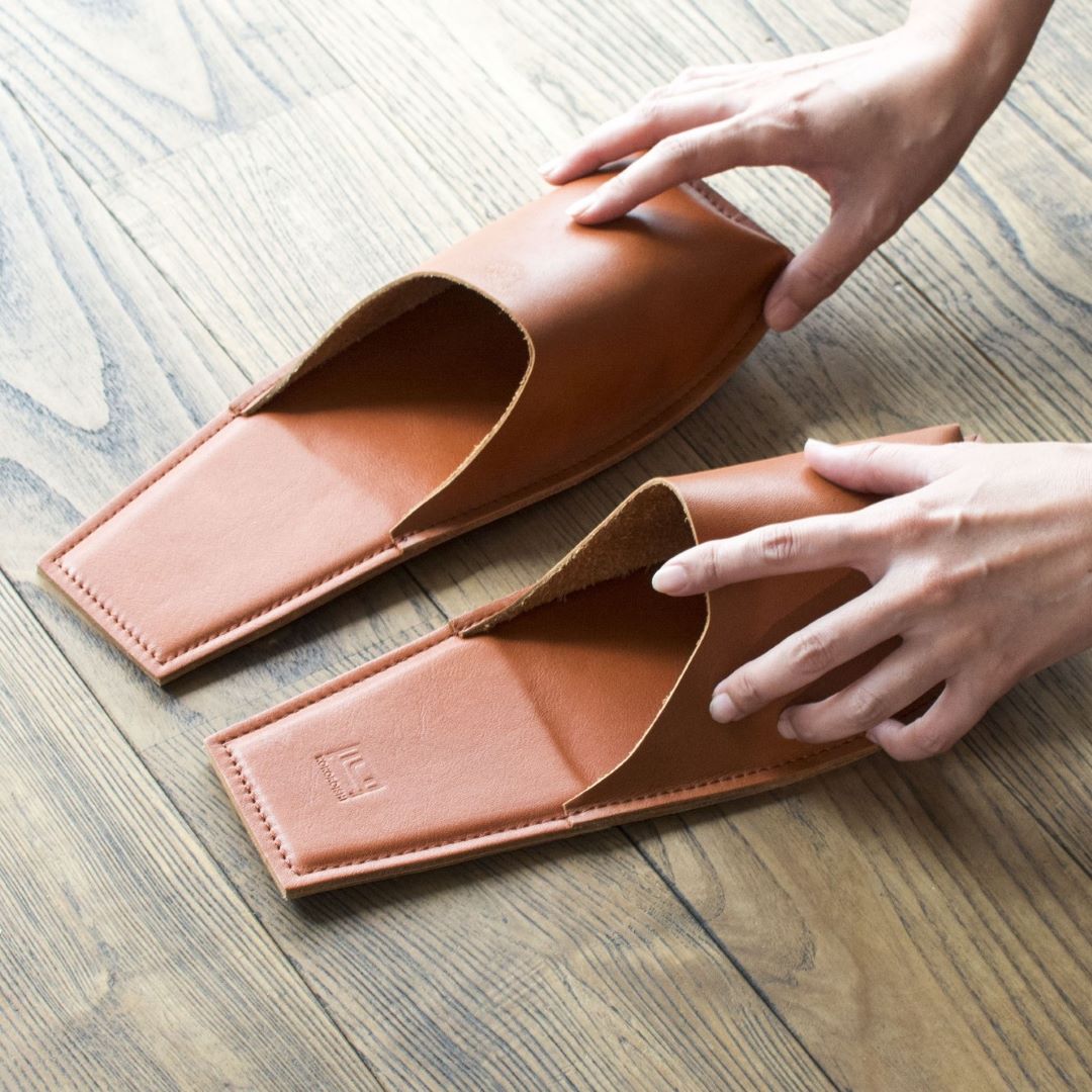 OKAERI | KOKOROISHI(心石工芸)｜革ソファ・国産オーダーソファ